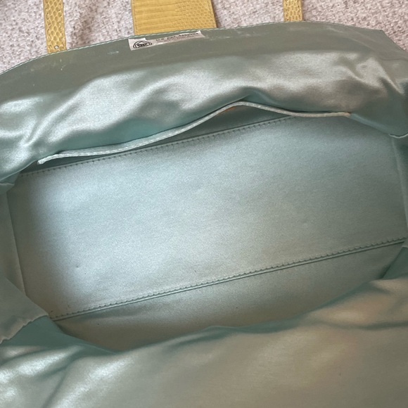 Limited Edition Vintage 2000’s Fendi Beaded & Lizzard bag with enamel buckle - Picture 13 of 15